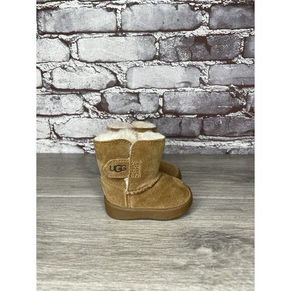 UGG Keelan Tan Brown Suede Sheepskin Lined Boots Toddlers Kids Size 1M US/16EU - Picture 14 of 16